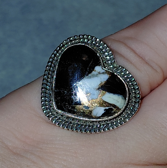 White Buffalo Copper Turquoise Sterling Silver Heart Shaped Ring - Picture 7 of 8